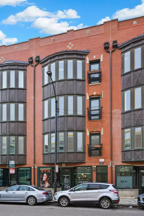 73 E 16th St #2, Chicago, IL 60616