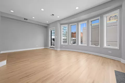 Living - 73 E 16th St #2, Chicago, IL 60616 photo 3 of 8