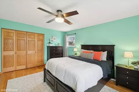 Bedroom - 418 Warren Rd, Glenview, IL 60025 photo 2 of 4