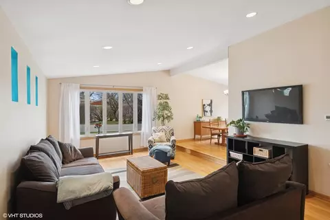 Living - 418 Warren Rd, Glenview, IL 60025 photo 2 of 3
