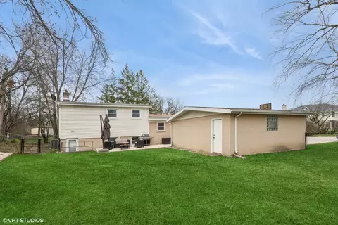 Exterior - 418 Warren Rd, Glenview, IL 60025 photo 3 of 3