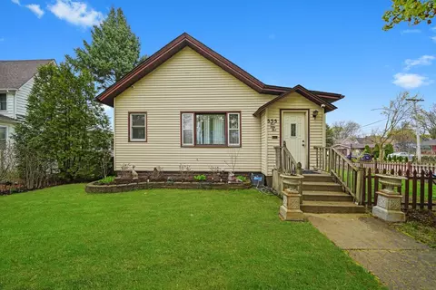 555 Douglas Ave, Elgin, IL 60120