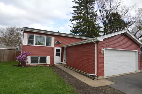 418 Santa Barbara Rd, Lakemoor, IL 60051