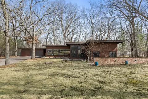 99 Gromer Rd, Elgin, IL 60120