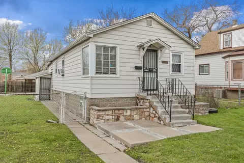 9814 S Eggleston Ave, Chicago, IL 60628