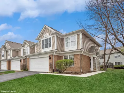 345 S Lancelot Ln, Palatine, IL 60074