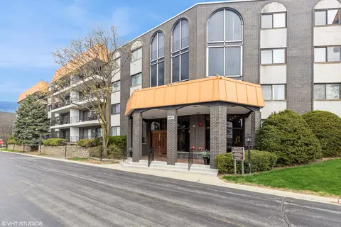 4900 Foster St #103, Skokie, IL 60077