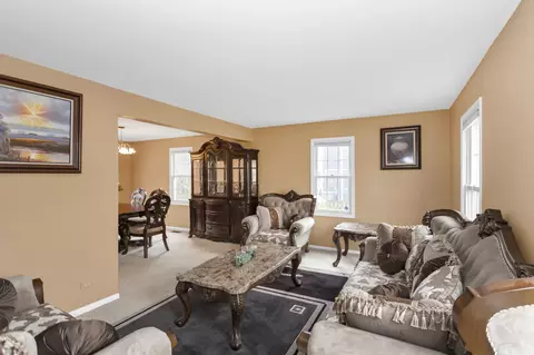 2687 Kettlehook Dr, Elgin, IL 60124 photo 3