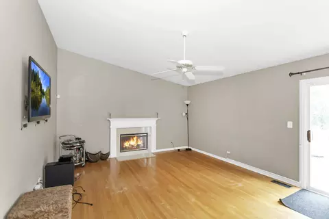 2687 Kettlehook Dr, Elgin, IL 60124 photo 8