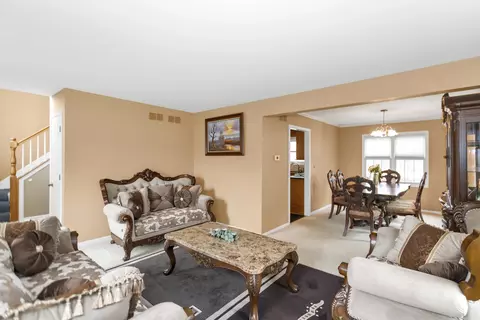 2687 Kettlehook Dr, Elgin, IL 60124 photo 4