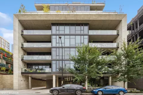 111 S Peoria St #404, Chicago, IL 60607
