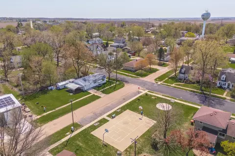 101 N Chatham St, Danvers, IL 61732 photo 7