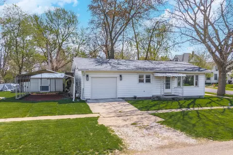 101 N Chatham St, Danvers, IL 61732