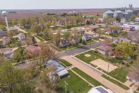 101 N Chatham St, Danvers, IL 61732 photo 8