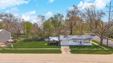 101 N Chatham St, Danvers, IL 61732 photo 4