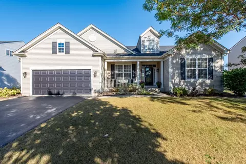747 N Silver Leaf Ln, Round Lake, IL 60073