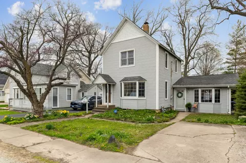 7006 W Crandall Ave, Worth, IL 60482