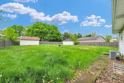 348 W Wilson St, Bement, IL 61813 photo 5