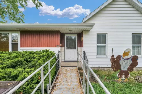 348 W Wilson St, Bement, IL 61813 photo 4