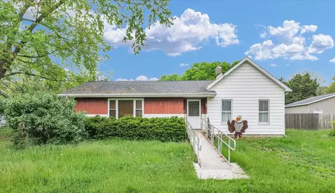 348 W Wilson St, Bement, IL 61813 photo 2