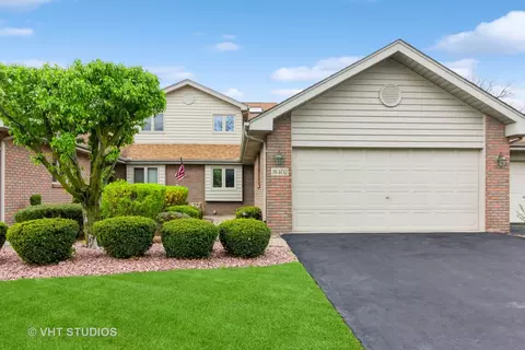 18402 Pinewood Ln, Tinley Park, IL 60477