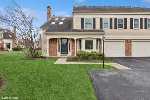 2557 E Hunter Dr, Arlington Heights, IL 60004