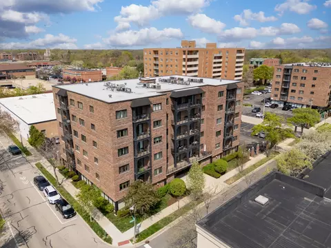 414 Clinton Pl #603, River Forest, IL 60305