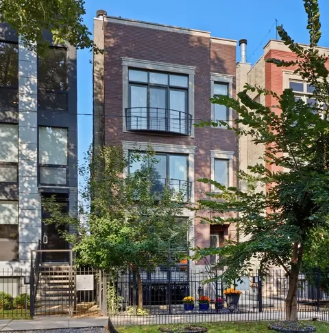 946 N Winchester Ave #1, Chicago, IL 60622