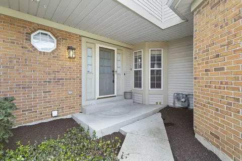 Exterior - 347 Cimarron Rd E, Lombard, IL 60148 photo 2 of 5