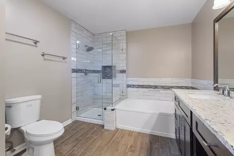Bath - 347 Cimarron Rd E, Lombard, IL 60148 photo 4 of 4