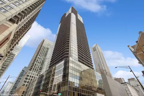 10 E Ontario St #4907, Chicago, IL 60611