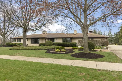 1 S561 Stewart Ave, Lombard, IL 60148