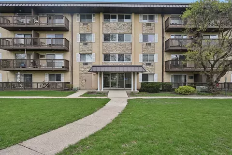 2226 S Goebbert Rd #172, Arlington Heights, IL 60005