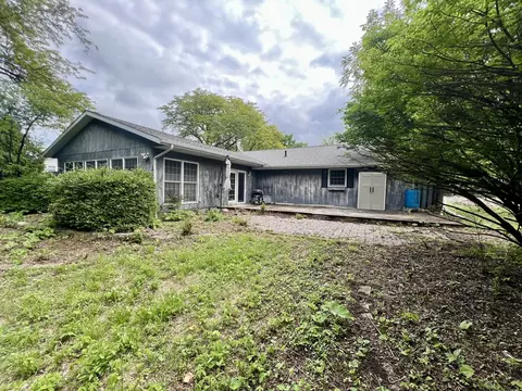 Exterior - 917 S Linden St, Normal, IL 61761 photo 4 of 11