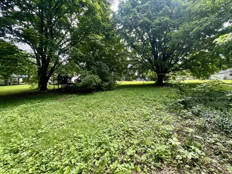 Exterior - 917 S Linden St, Normal, IL 61761 photo 10 of 11