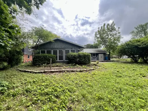 Exterior - 917 S Linden St, Normal, IL 61761 photo 6 of 11