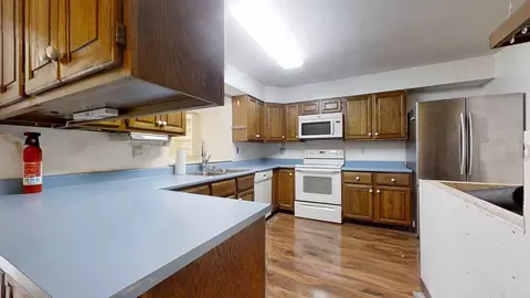 Kitchen - 917 S Linden St, Normal, IL 61761 photo 2 of 4