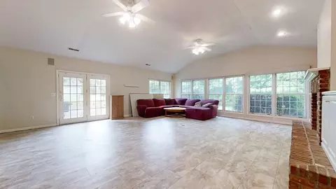 Living - 917 S Linden St, Normal, IL 61761 photo 4 of 4