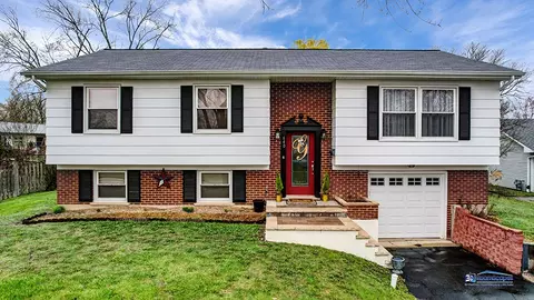 640 Surryse Rd, Lake Zurich, IL 60047