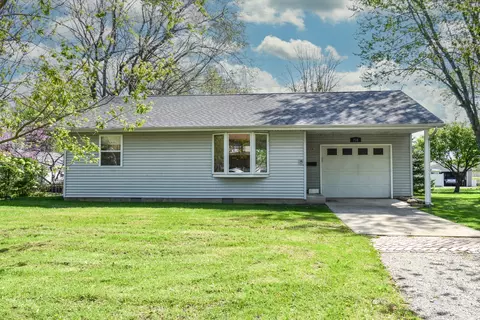 218 N 2nd Ave, Chenoa, IL 61726 photo 2