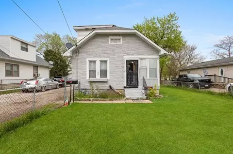 135 N Calhoun St, Aurora, IL 60505