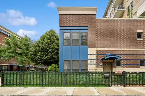 1158 N Cleveland Ave #1, Chicago, IL 60610