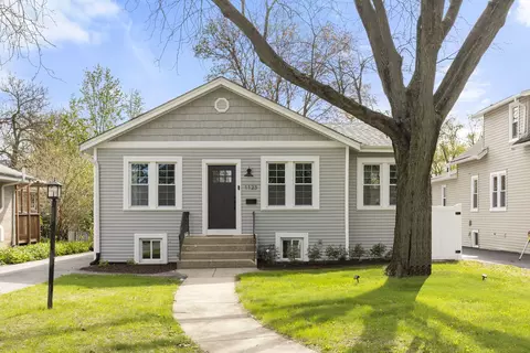 1123 Santa Rosa Ave, Wheaton, IL 60187