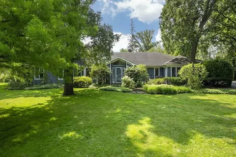 835 Northwoods Rd, Deerfield, IL 60015