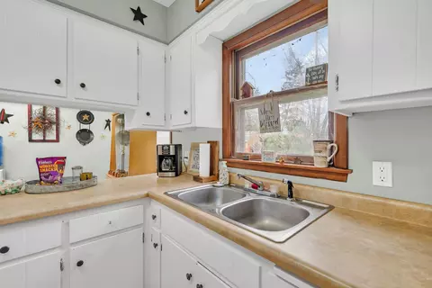 Kitchen - 1650 E Clark St, Diamond, IL 60416 photo 3 of 5