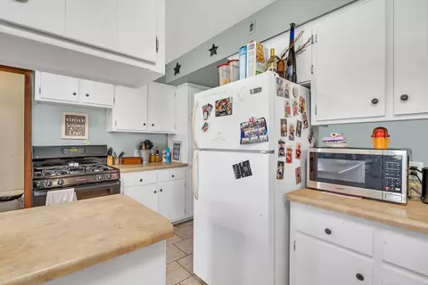 Kitchen - 1650 E Clark St, Diamond, IL 60416 photo 4 of 5