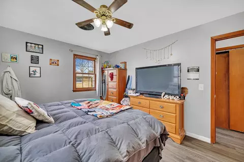 Bedroom - 1650 E Clark St, Diamond, IL 60416 photo 3 of 4