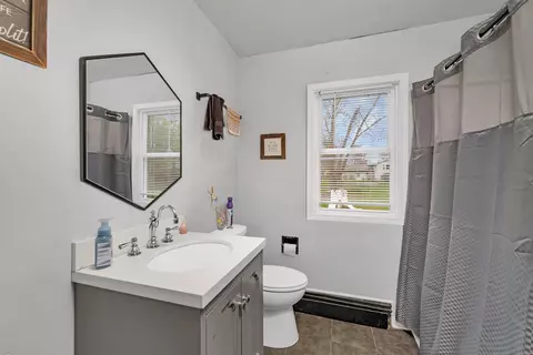 Bath - 1650 E Clark St, Diamond, IL 60416 photo 2 of 2