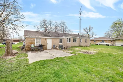 Exterior - 1650 E Clark St, Diamond, IL 60416 photo 4 of 6