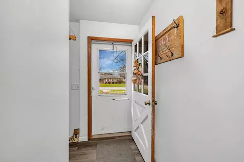 Entry Way - 1650 E Clark St, Diamond, IL 60416 photo 1 of 2